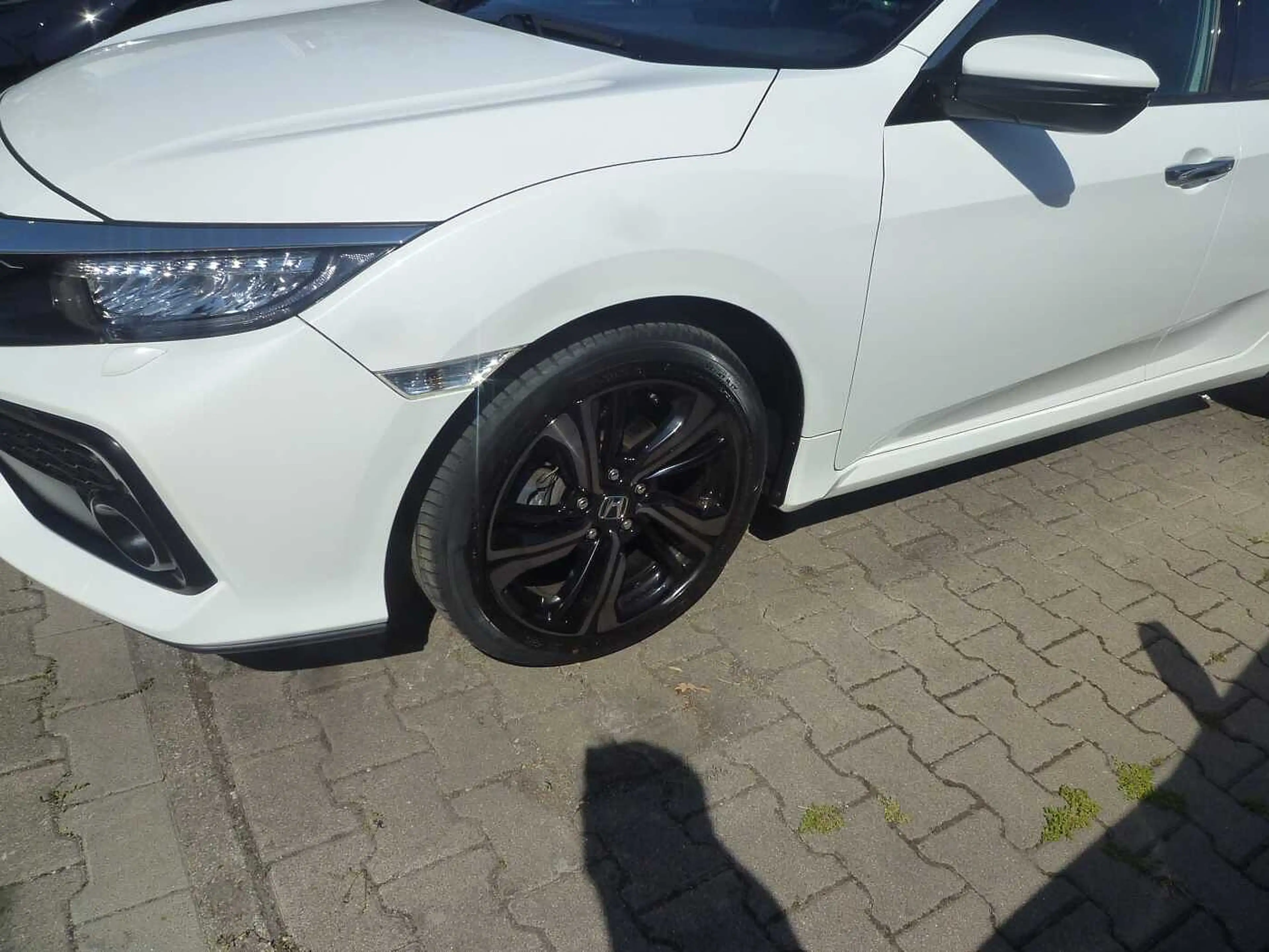 Honda Civic 1.5 i-VTEC Turbo Prestige — photo 2