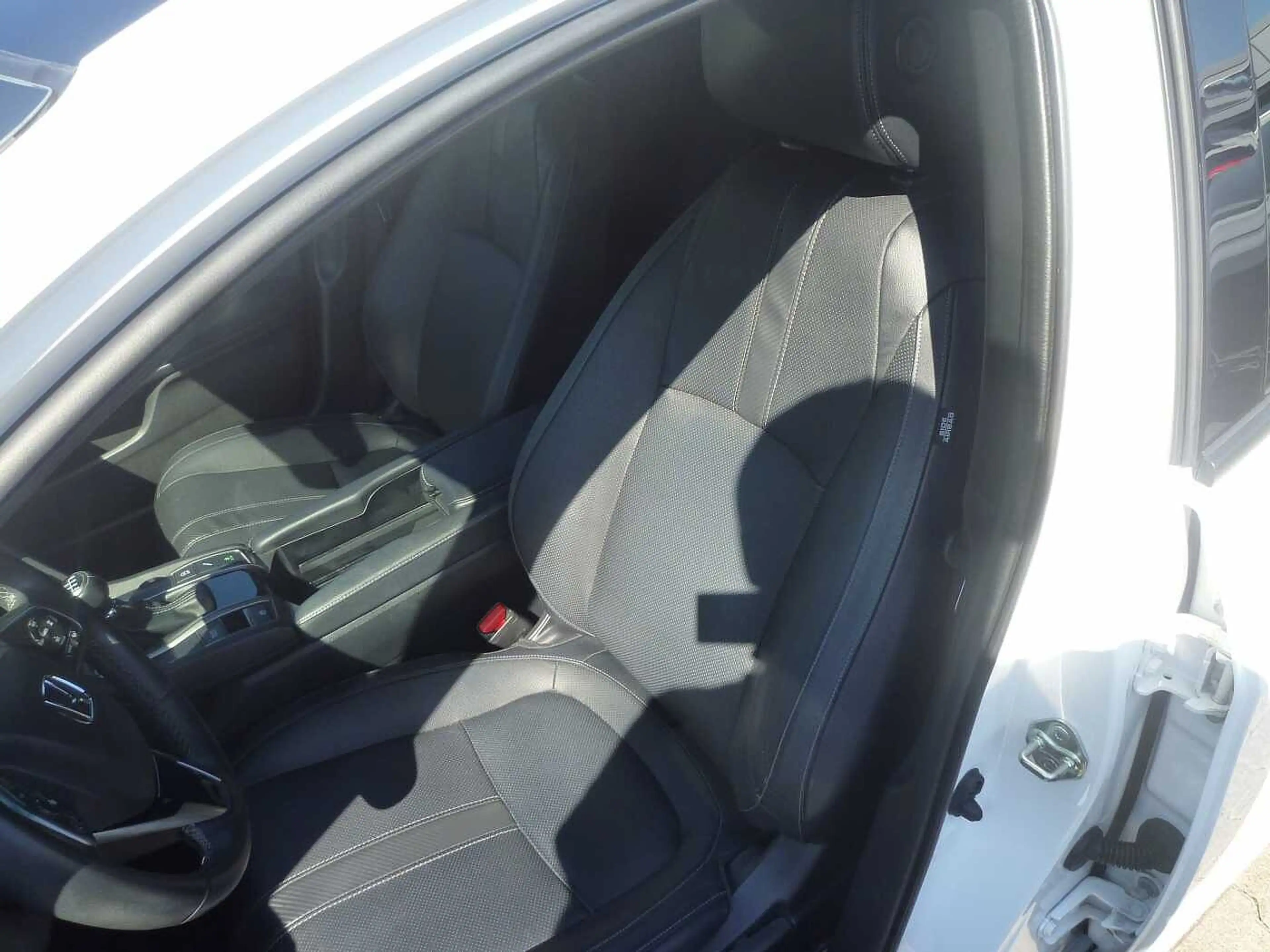 Honda Civic 1.5 i-VTEC Turbo Prestige — photo 13