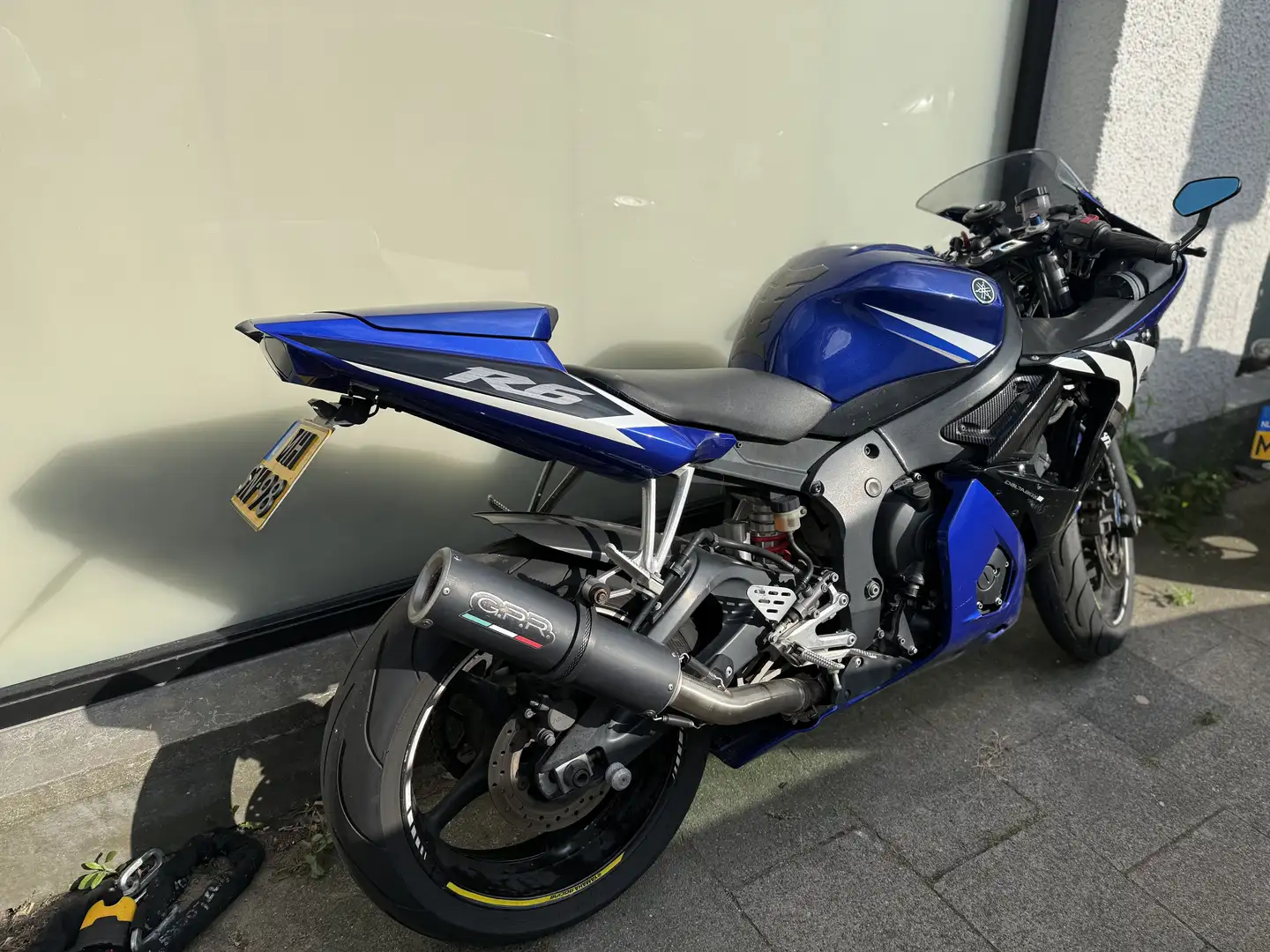 Yamaha YZF-R6 - 1