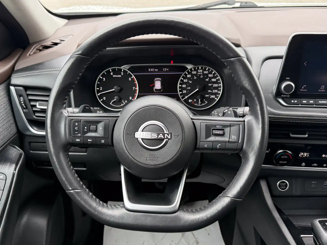 Nissan Rogue снимка Nissan Rogue