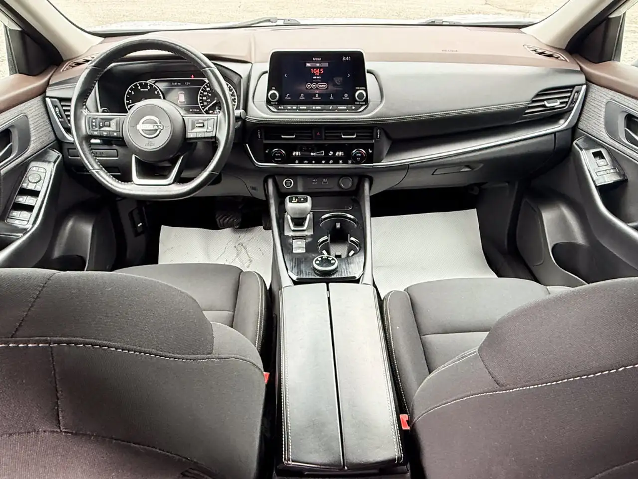 Nissan Rogue снимка Nissan Rogue