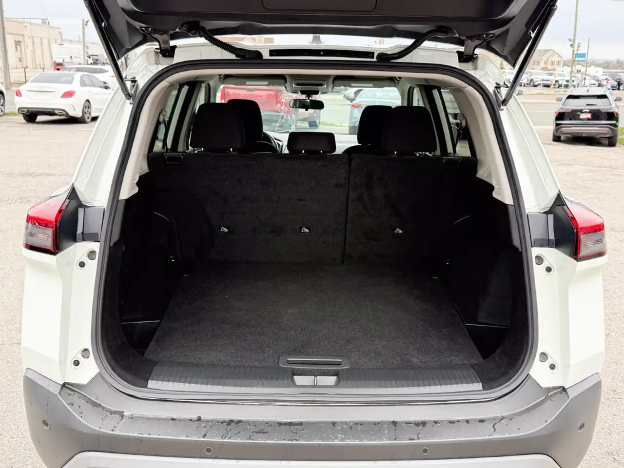 Nissan Rogue снимка Nissan Rogue
