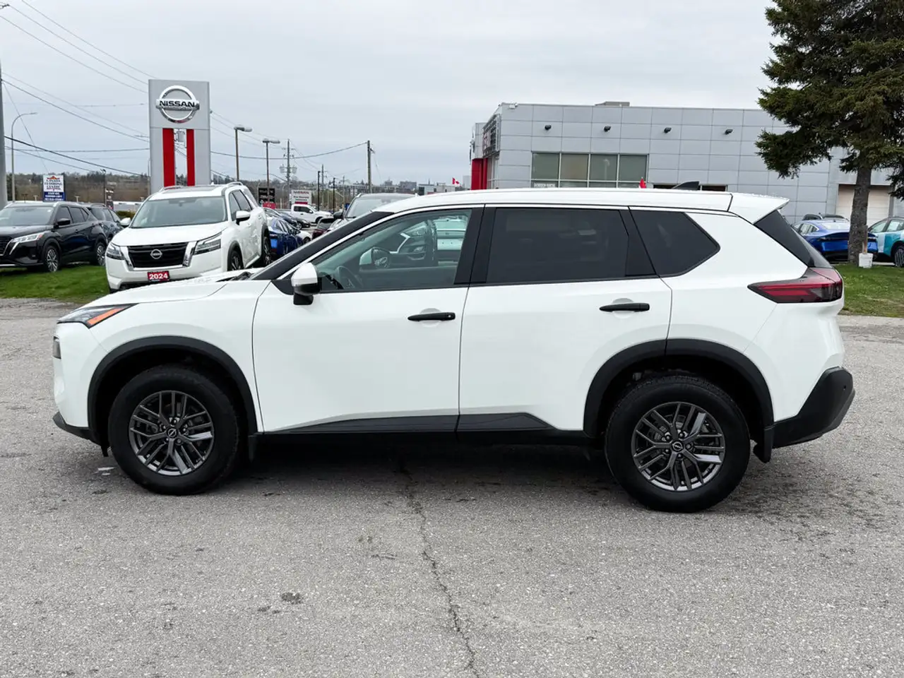 Nissan Rogue снимка Nissan Rogue