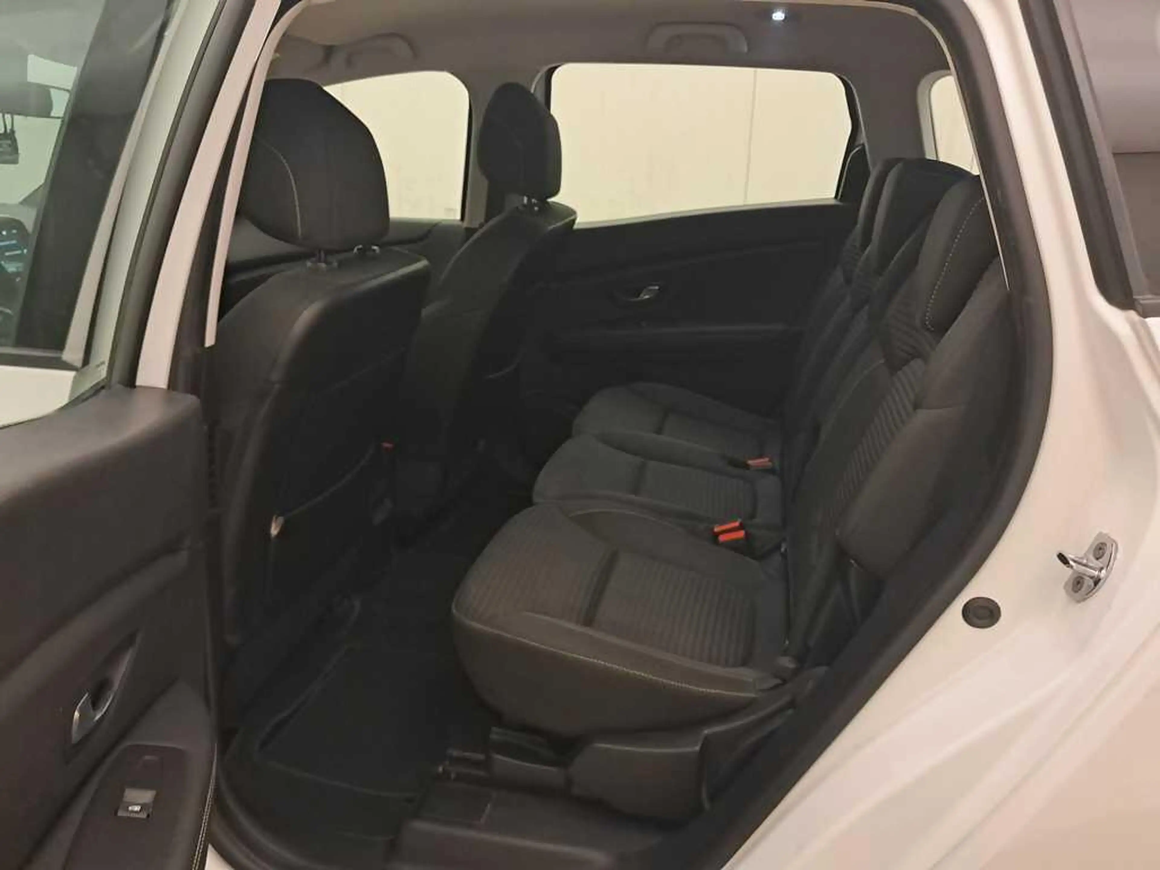 Renault Grand Scenic 1.3 TCe / 7pl /€9.900 netto / ... — photo 6