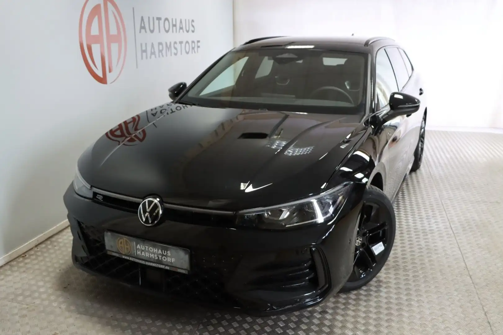 Volkswagen Passat Variant 2.0  4M R-Line Black Style AHK Schwarz - 1
