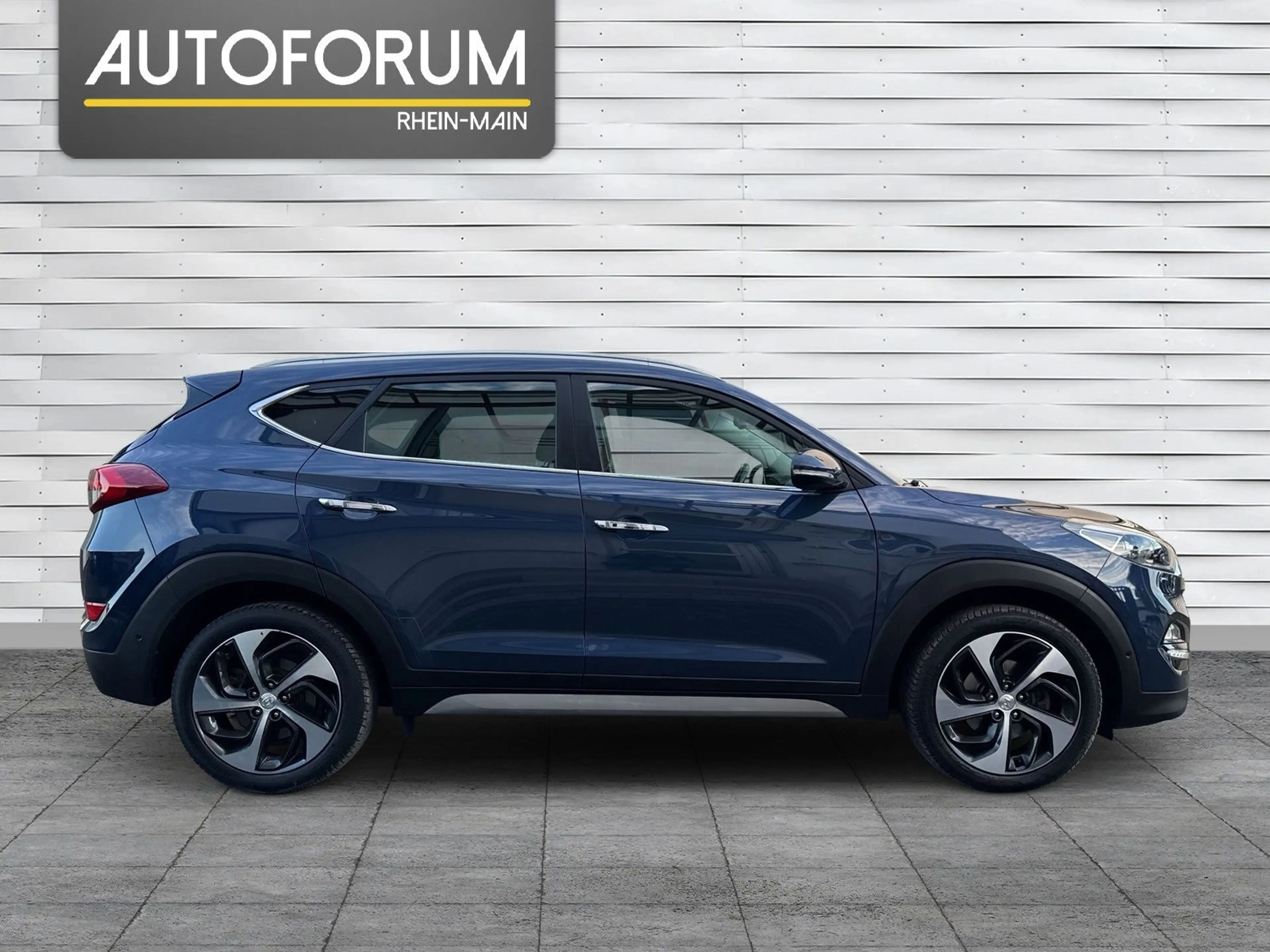 Hyundai TUCSON Premium 4WD AUTOMATIK*NAVI*KAMERA*AHK*XEN — photo 4
