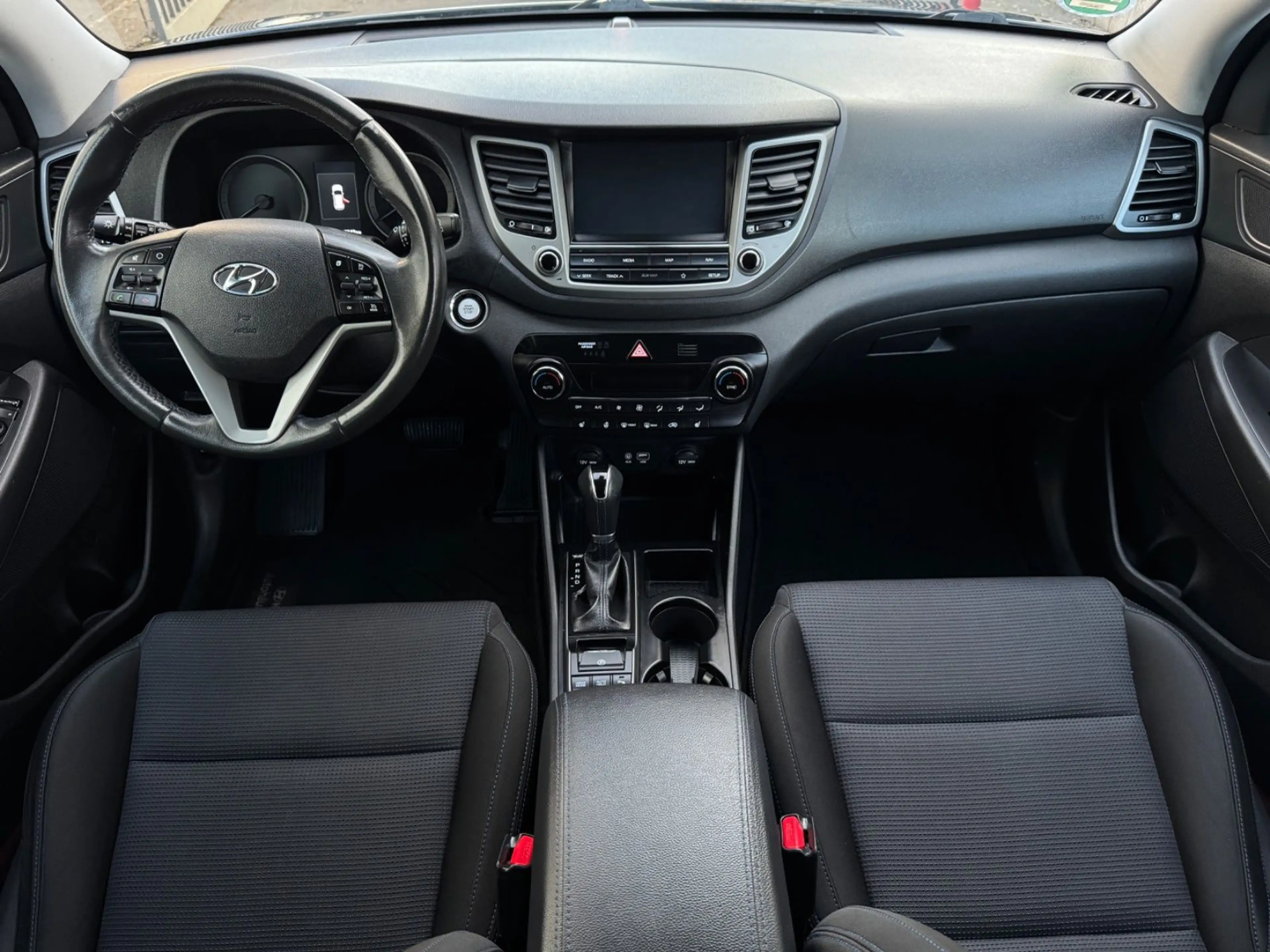 Hyundai TUCSON Premium 4WD AUTOMATIK*NAVI*KAMERA*AHK*XEN — photo 13