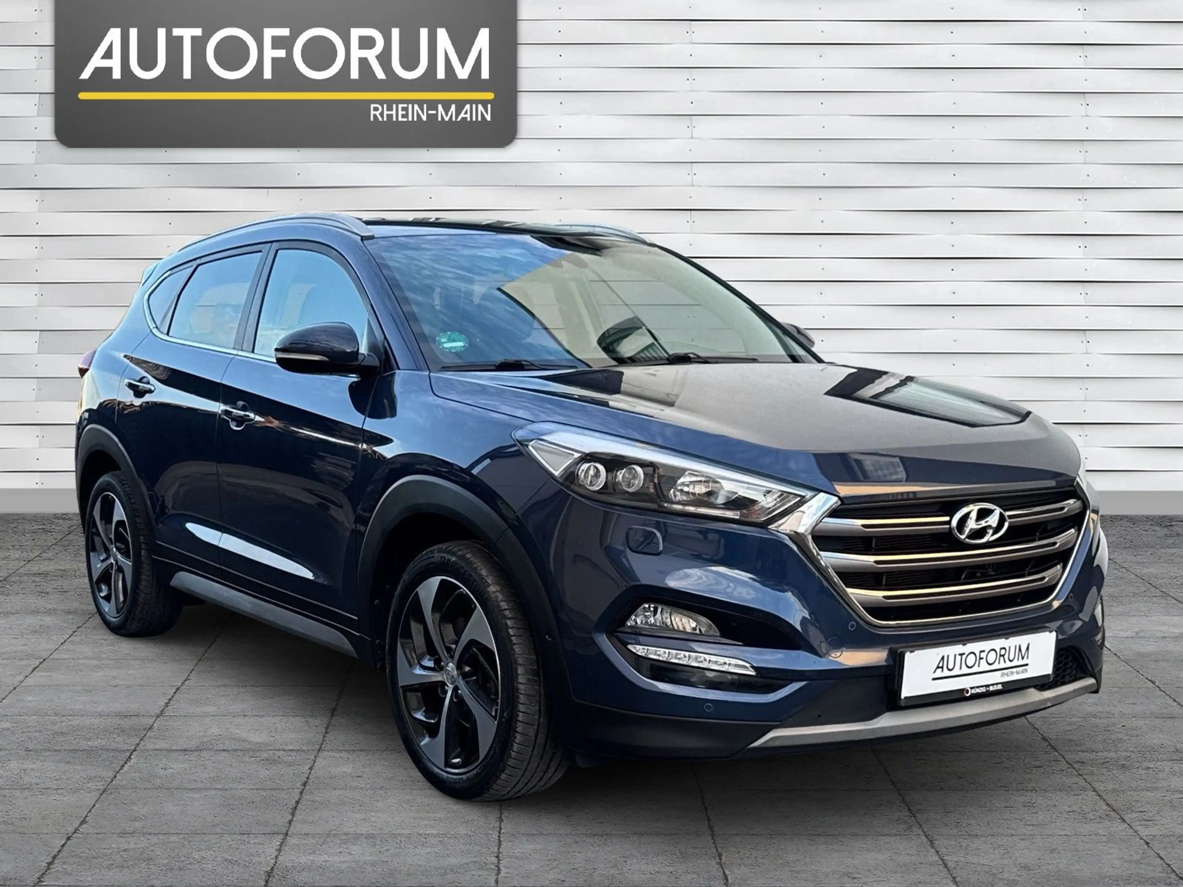 Hyundai TUCSON Premium 4WD AUTOMATIK*NAVI*KAMERA*AHK*XEN
