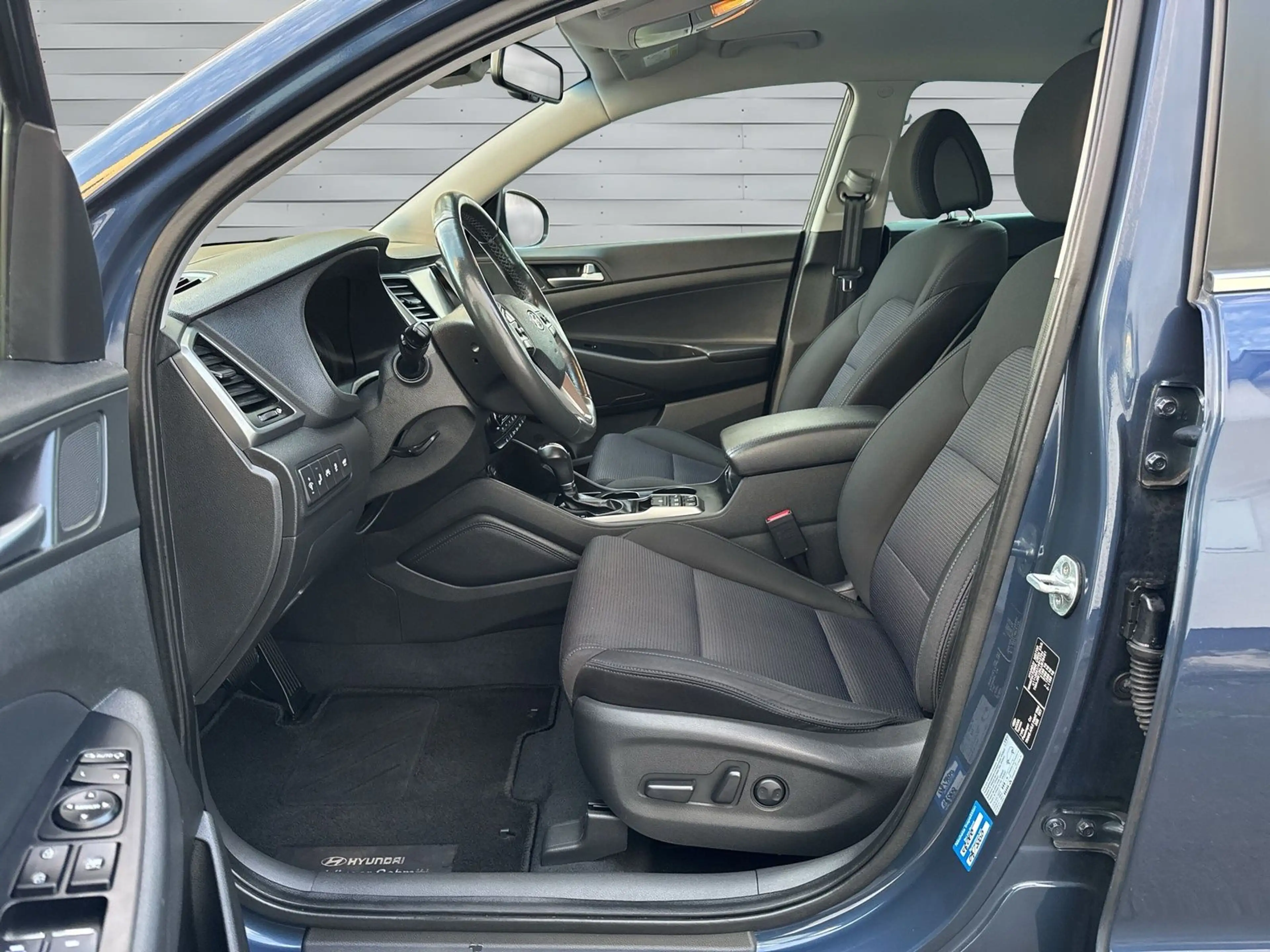 Hyundai TUCSON Premium 4WD AUTOMATIK*NAVI*KAMERA*AHK*XEN — photo 10