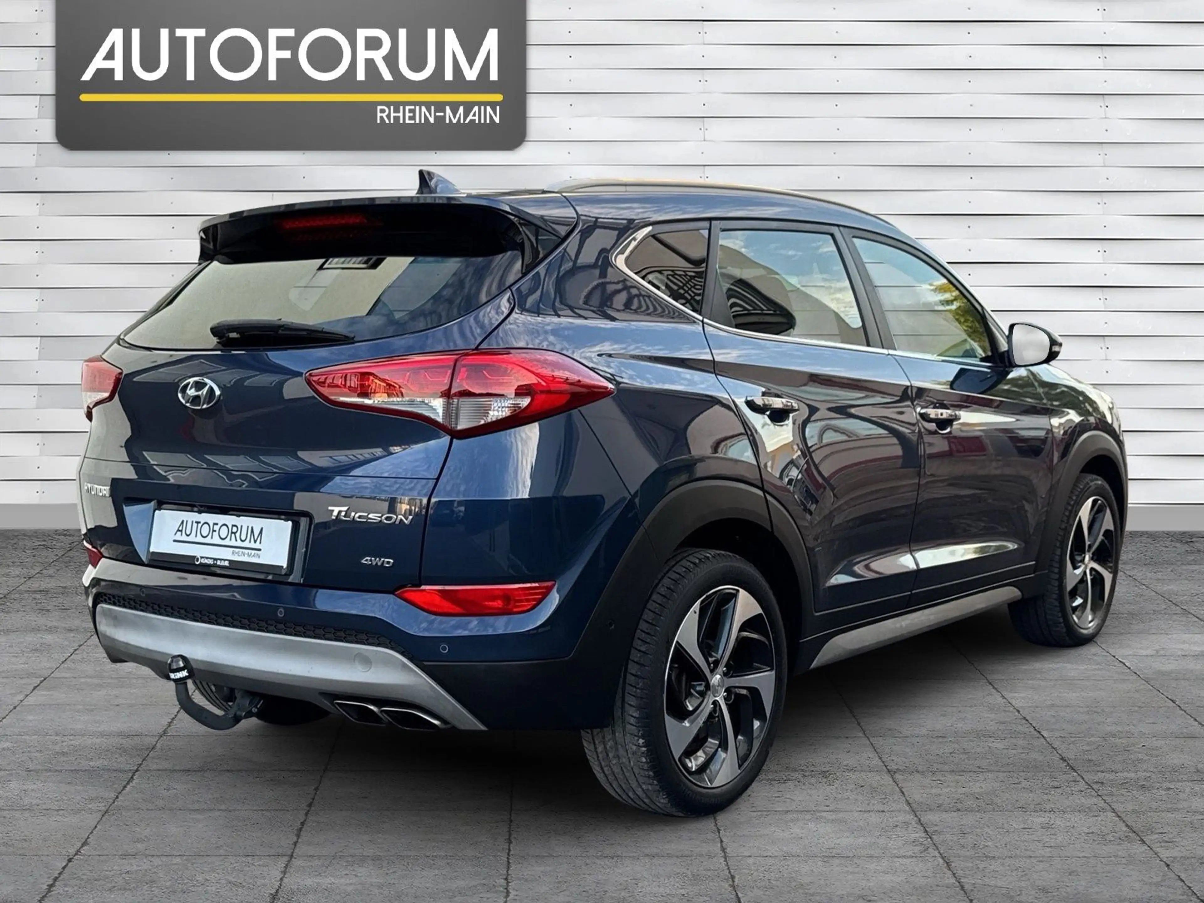 Hyundai TUCSON Premium 4WD AUTOMATIK*NAVI*KAMERA*AHK*XEN — photo 8