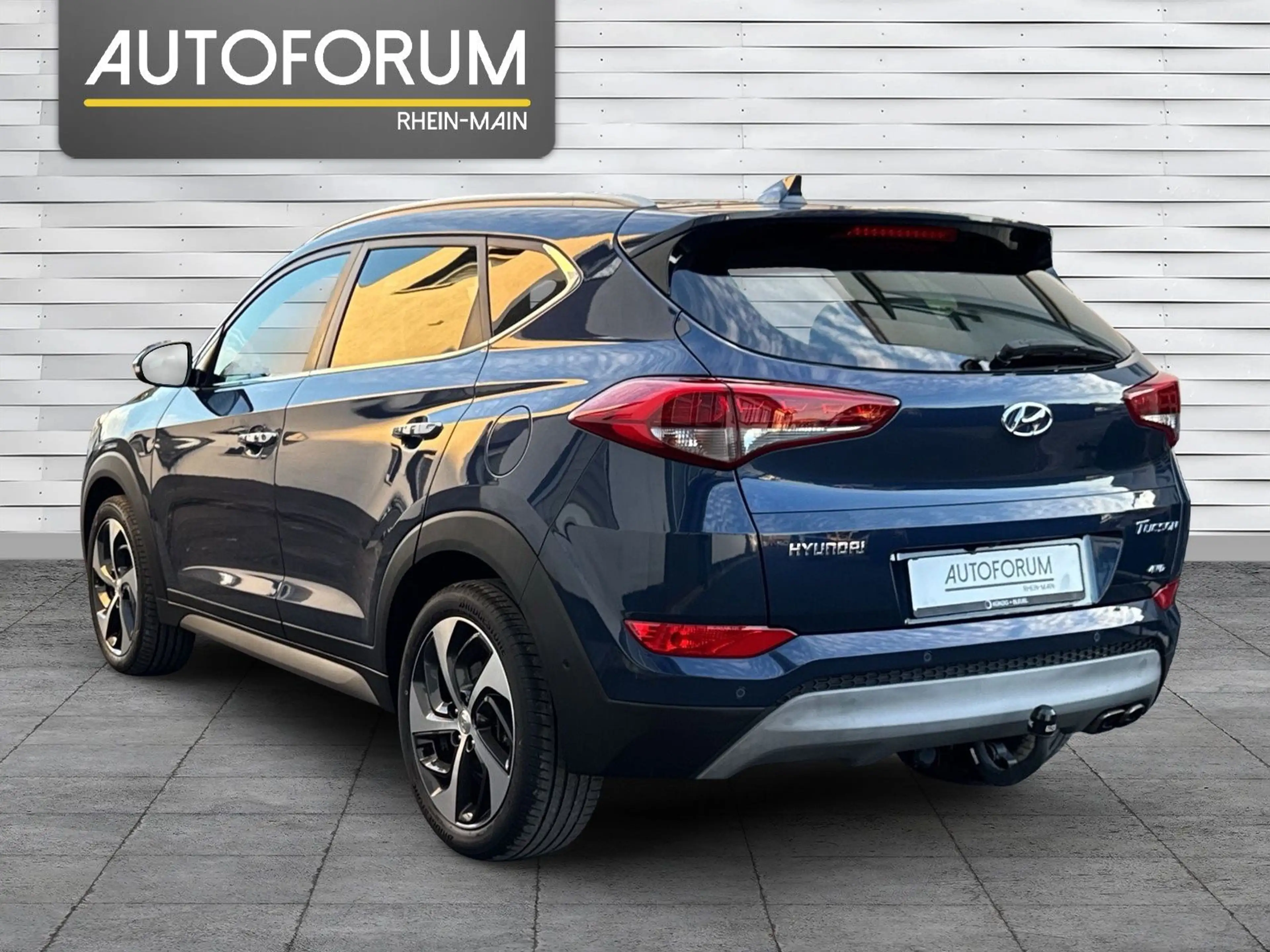 Hyundai TUCSON Premium 4WD AUTOMATIK*NAVI*KAMERA*AHK*XEN — photo 6
