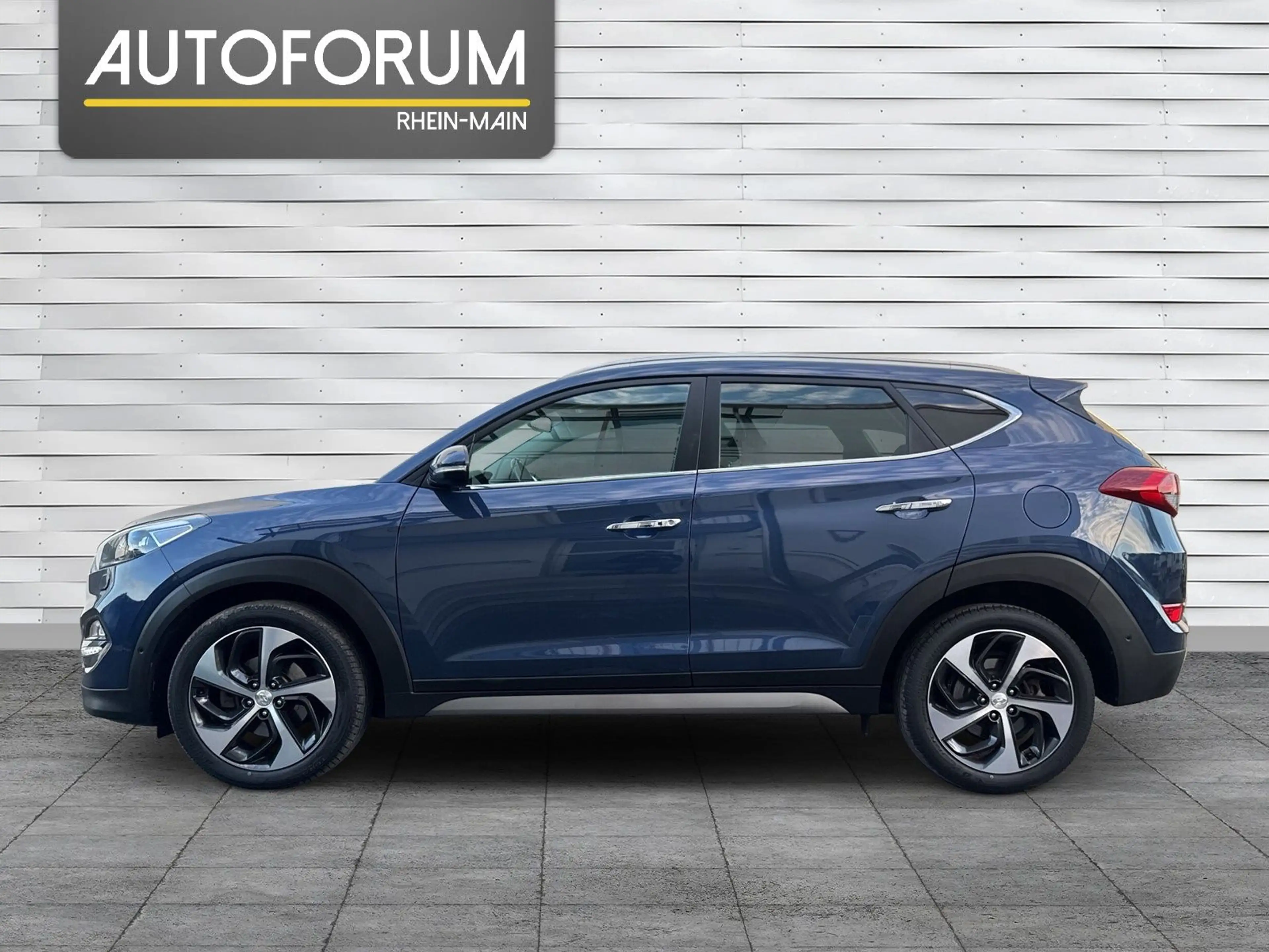 Hyundai TUCSON Premium 4WD AUTOMATIK*NAVI*KAMERA*AHK*XEN — photo 5