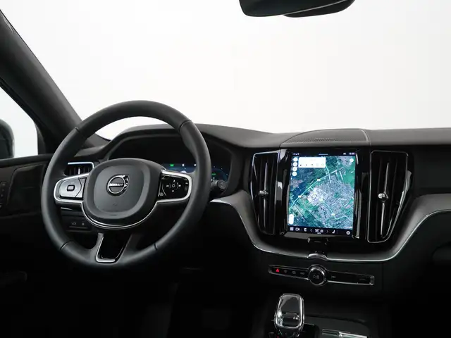Volvo XC60 view 5