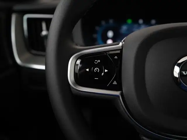 Volvo XC60 view 7