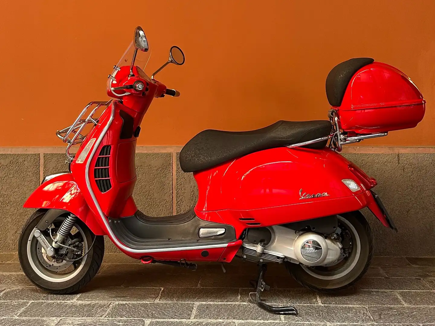 Vespa GTS 250ie Rot - 1