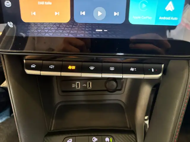 MG ZS view 24