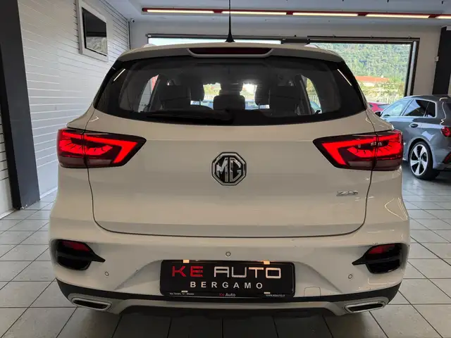 MG ZS view 8