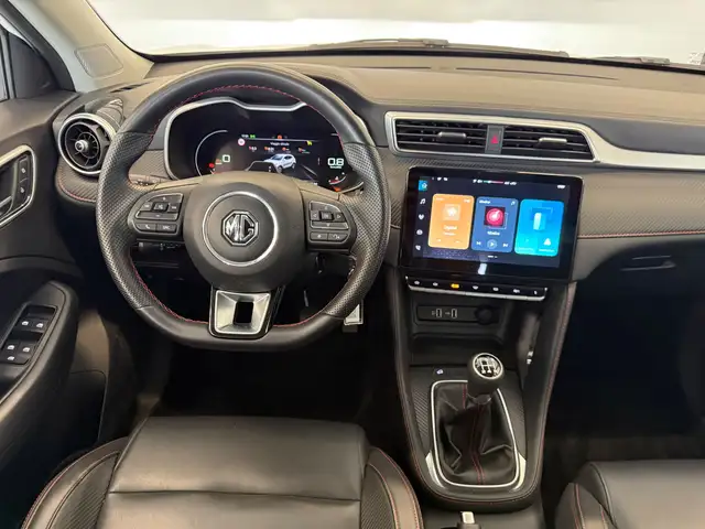 MG ZS view 13