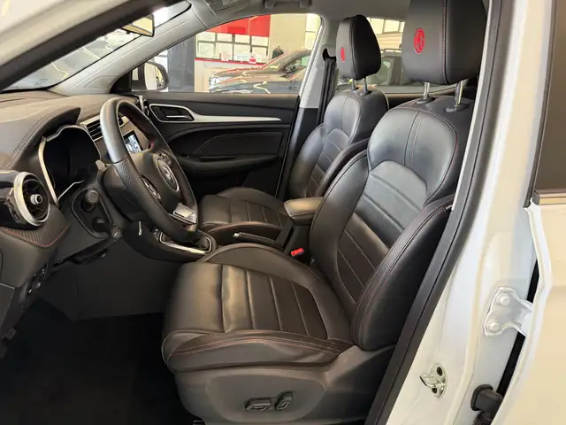 MG ZS view 11