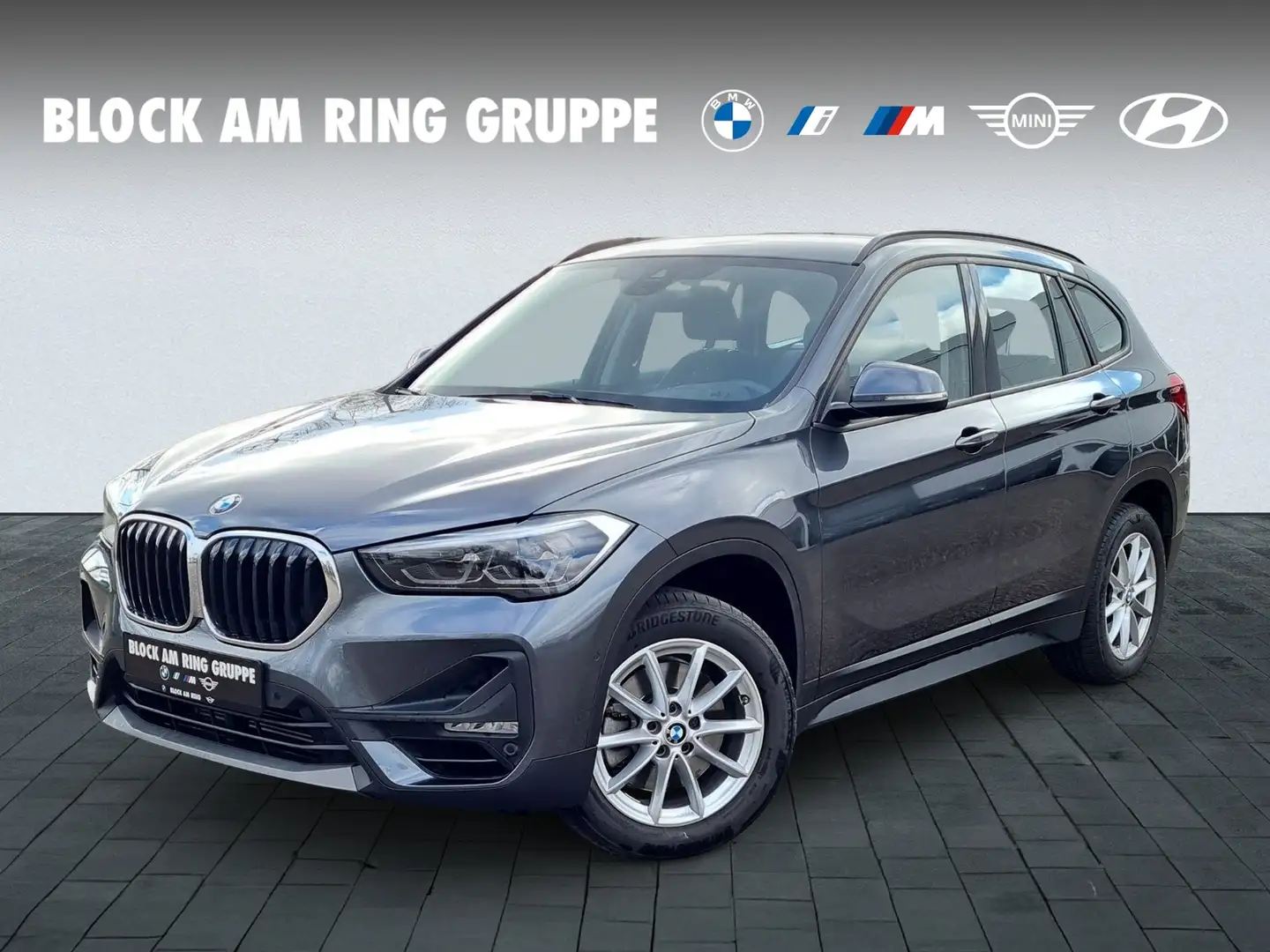 BMW X1 xDrive20i Grijs - 1