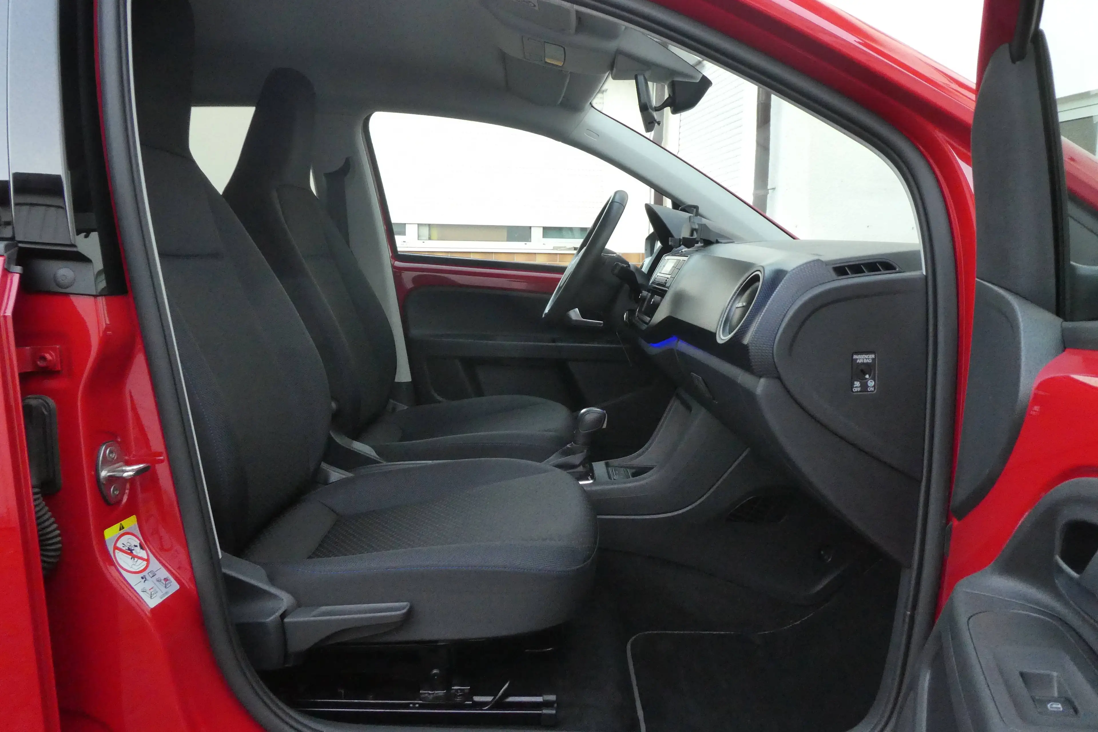 Volkswagen e-up! UNITED 5-Türer 1-Hand KAM SITZH TEMP Garantie — photo 13