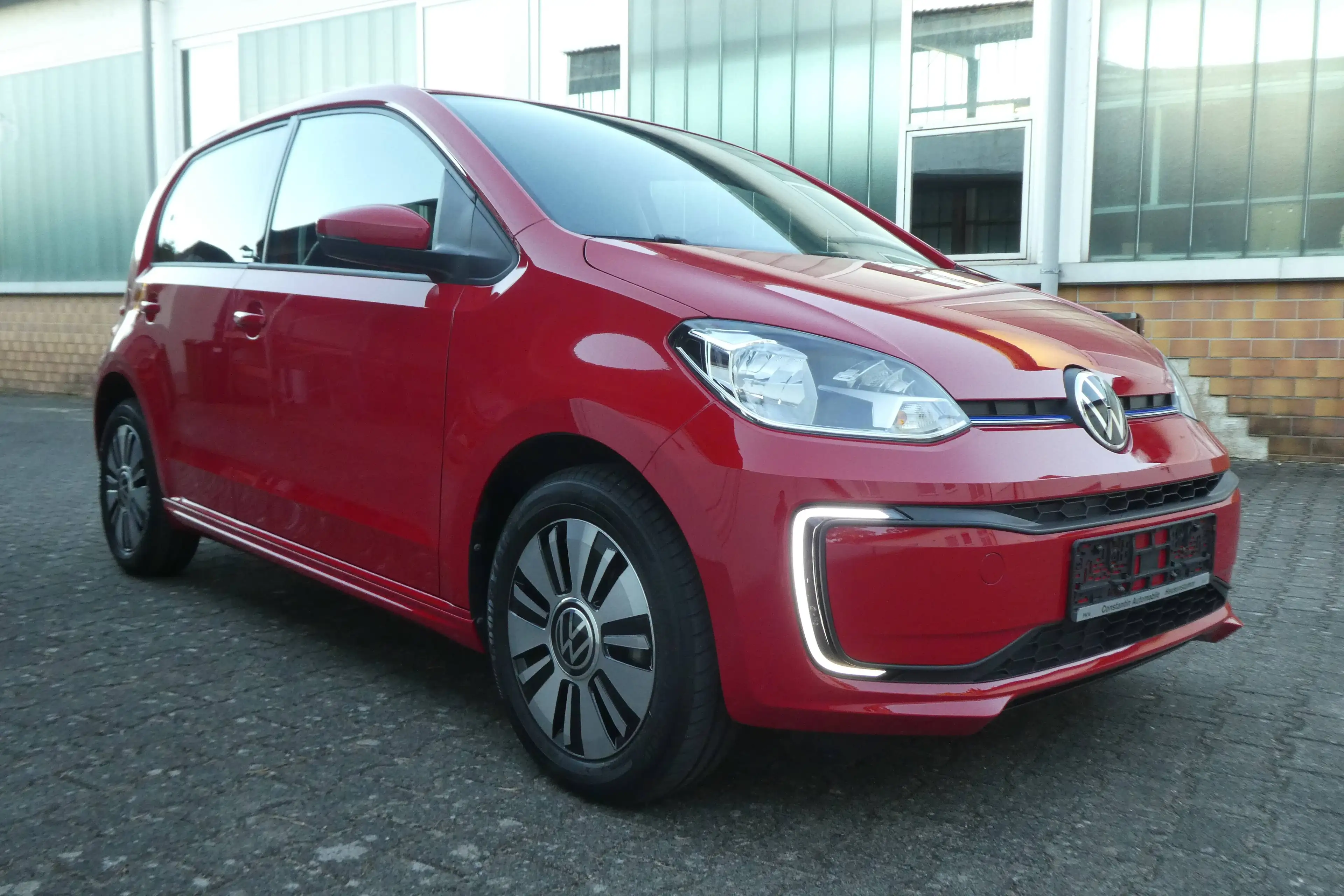 Volkswagen e-up! UNITED 5-Türer 1-Hand KAM SITZH TEMP Garantie — photo 2