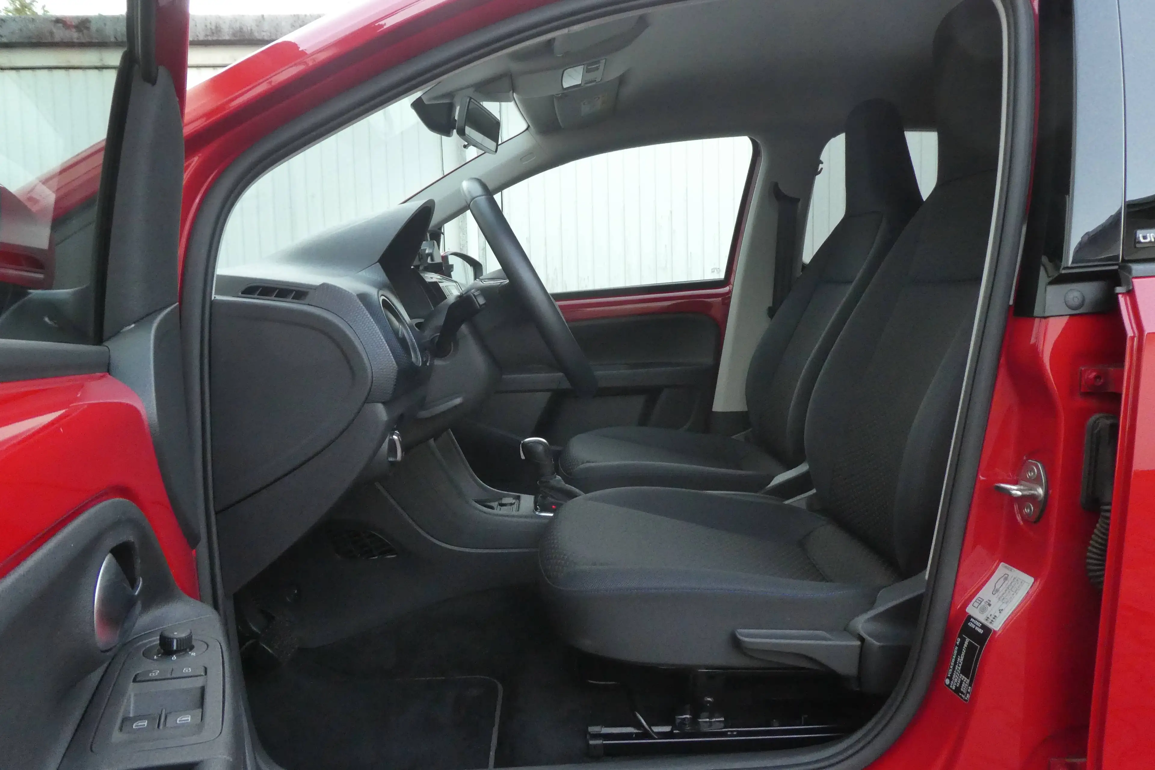 Volkswagen e-up! UNITED 5-Türer 1-Hand KAM SITZH TEMP Garantie — photo 11