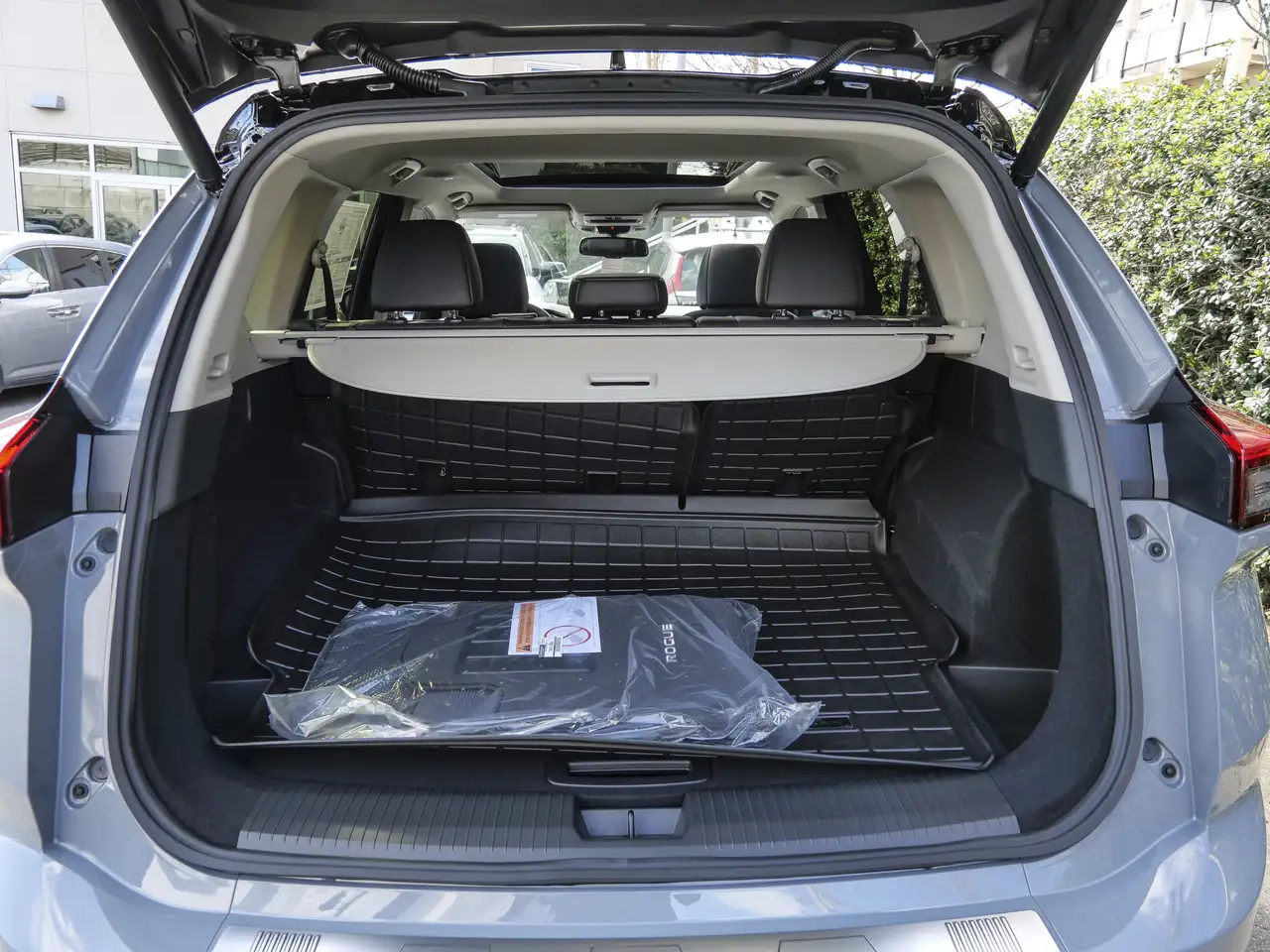 Nissan Rogue снимка Nissan Rogue
