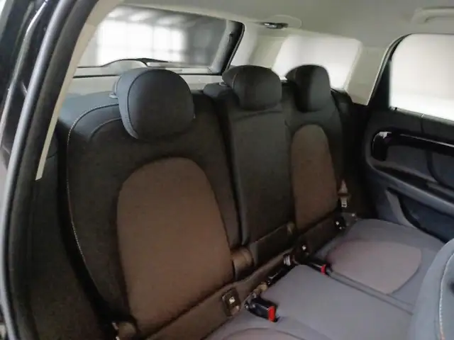 Mini Countryman view 11