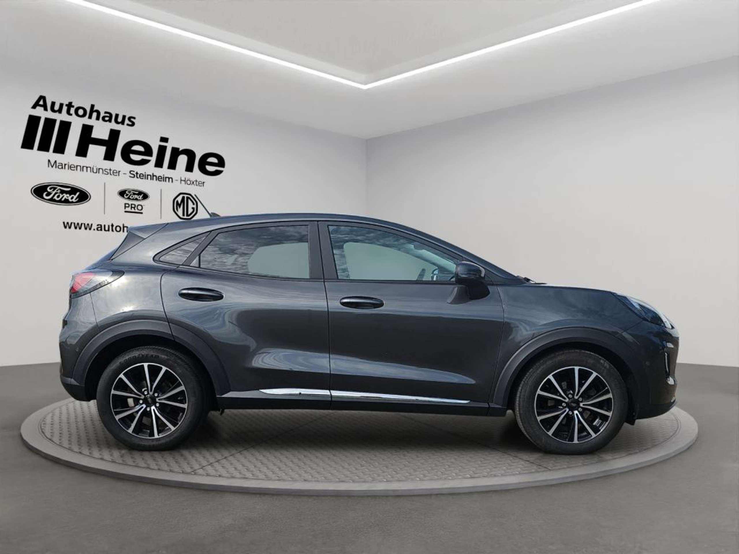 Fahrzeugabbildung Ford Puma TITANIUM 1.0 Ltr. 125 PS MHEV *LED*RFK* - mit KI generiert/bearbeitet