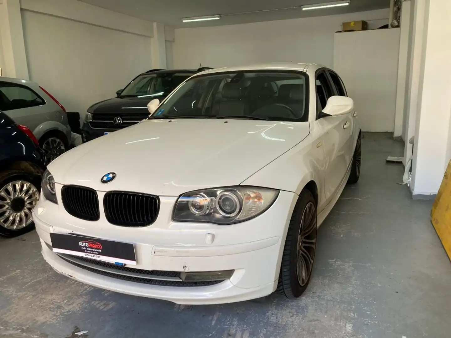 BMW 120 Serie 1 120d 2.0 177cv  5p Attiva dpf Alb - 2