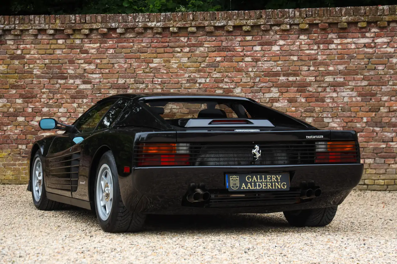 Ferrari Testarossa "Nero Metallizzato with Koenig interior" Maroon-Bl, foto 2