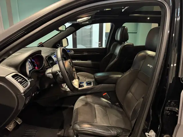 Jeep Grand Cherokee SRT | LPG | Webasto | Exportpreis 43.990 € Ansicht 27