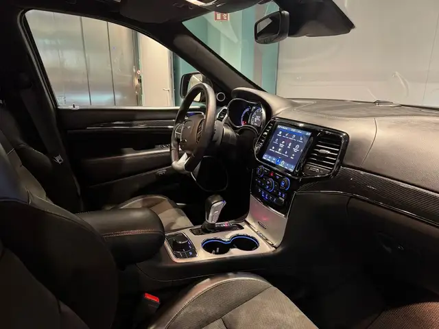 Jeep Grand Cherokee SRT | LPG | Webasto | Exportpreis 43.990 € Ansicht 26