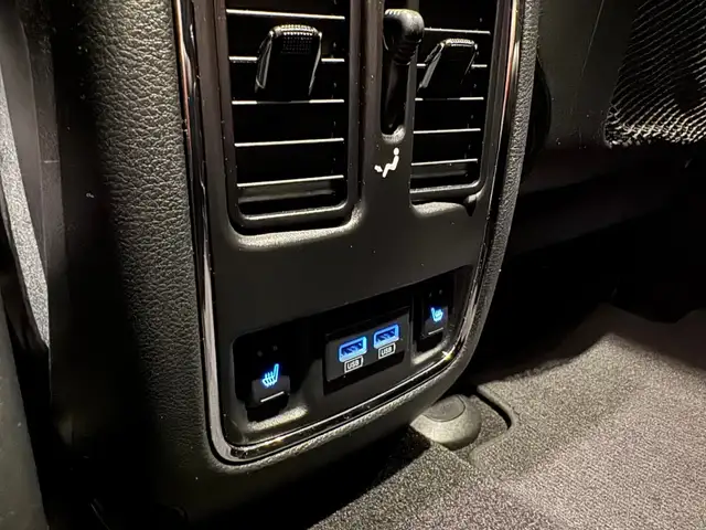 Jeep Grand Cherokee SRT | LPG | Webasto | Exportpreis 43.990 € Ansicht 30