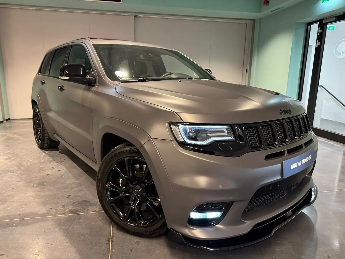 Jeep Grand Cherokee SRT | LPG | Webasto | Exportpreis 43.990 € Schwarz - 1