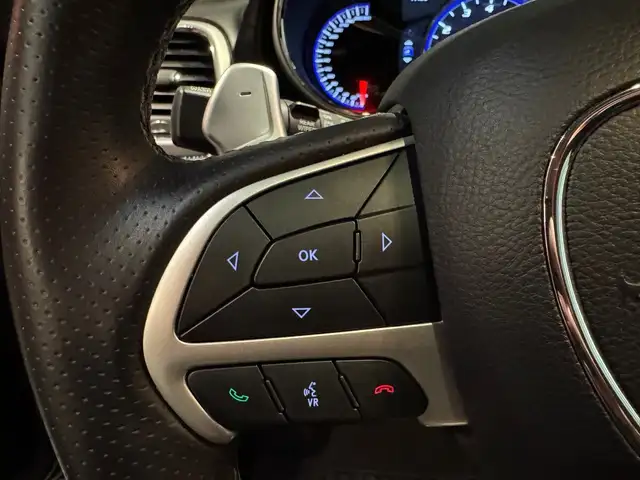 Jeep Grand Cherokee SRT | LPG | Webasto | Exportpreis 43.990 € Ansicht 23