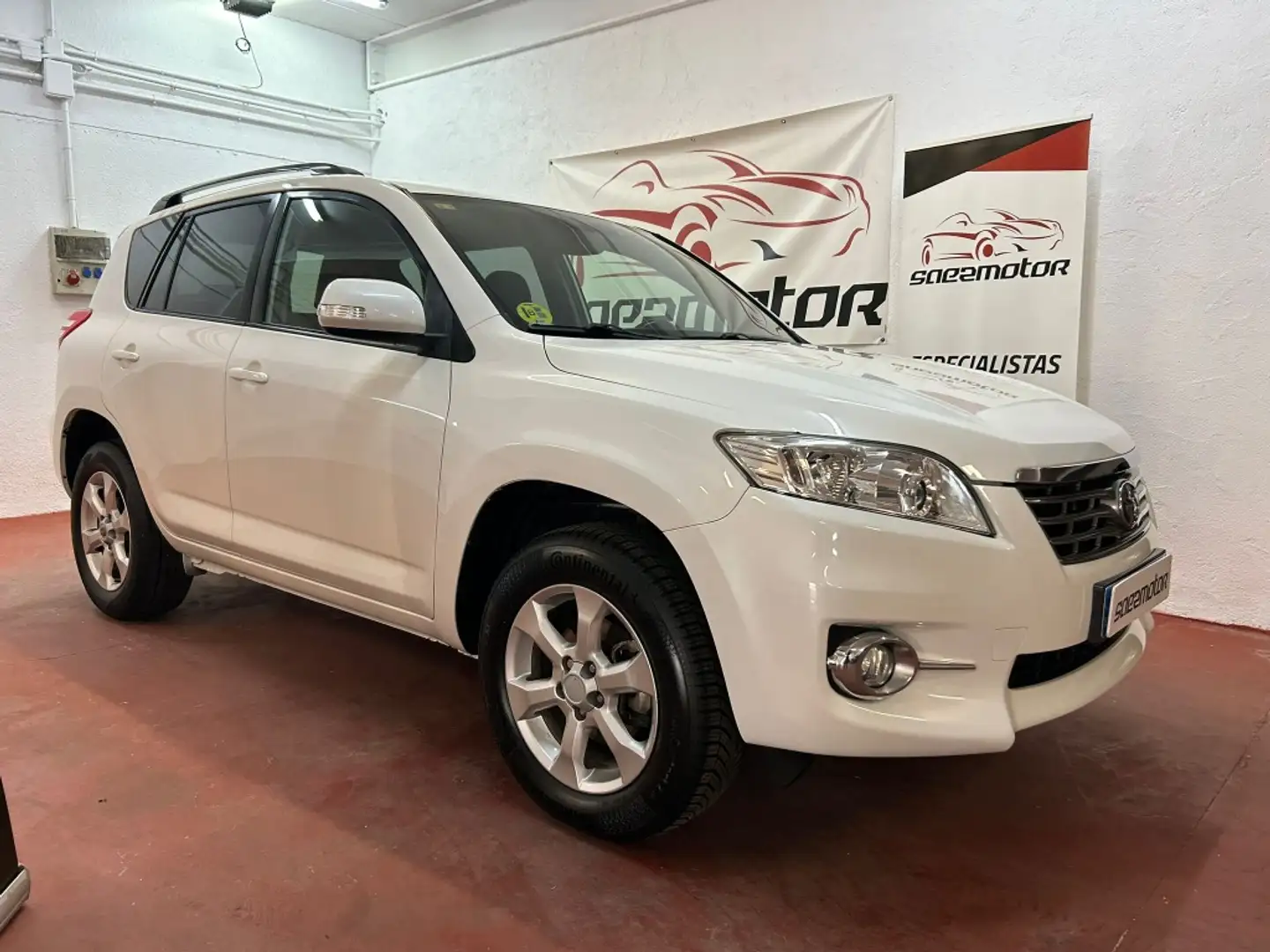 Toyota RAV 4 2.2D-4D Executive 4x4 Wit - 2