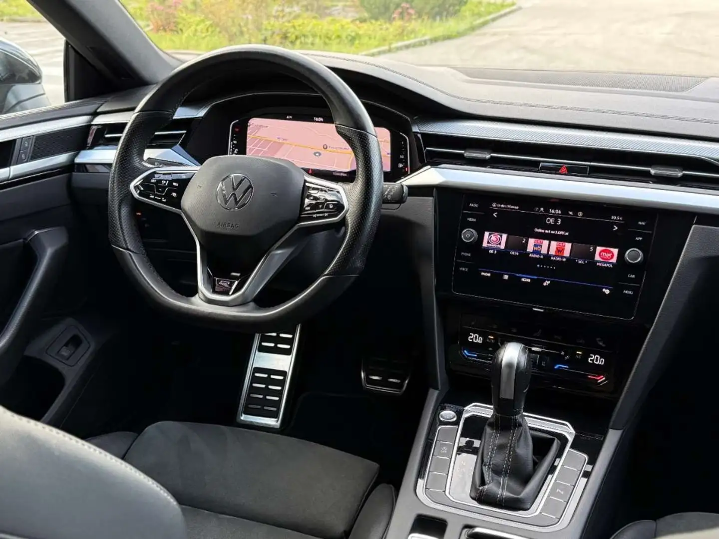 Volkswagen Arteon // R-Line // 4Motion // Standheizung Schwarz - 2