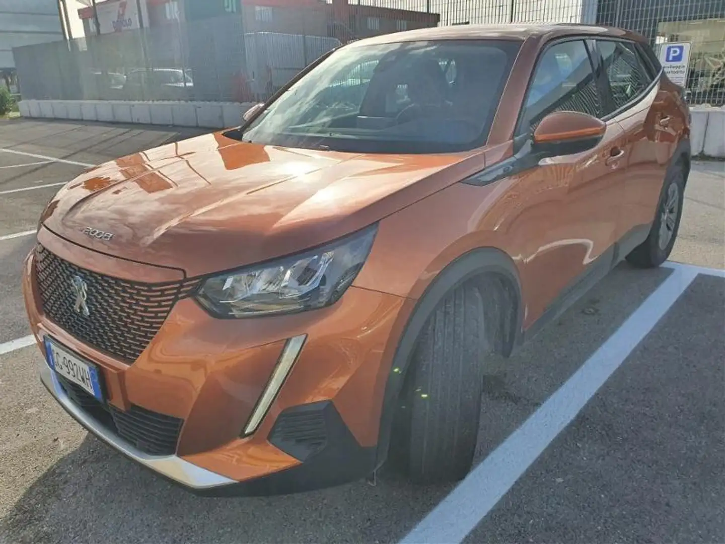 Peugeot e-2008 100kW  Active Pack Orange - 2