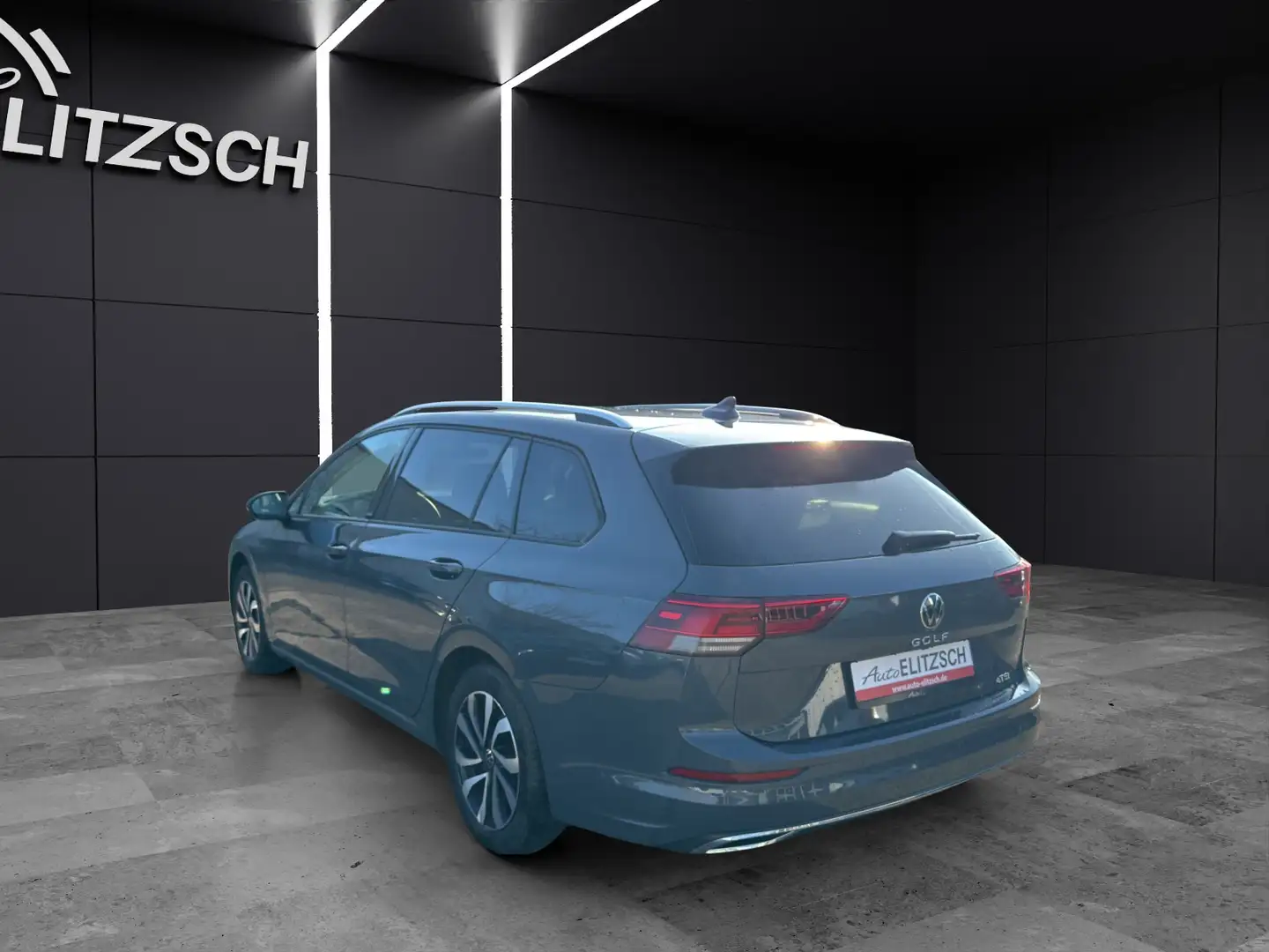 Volkswagen Golf VIII Variant eTSI Active DSG LED ACC SH Navi Re... Grau - 2