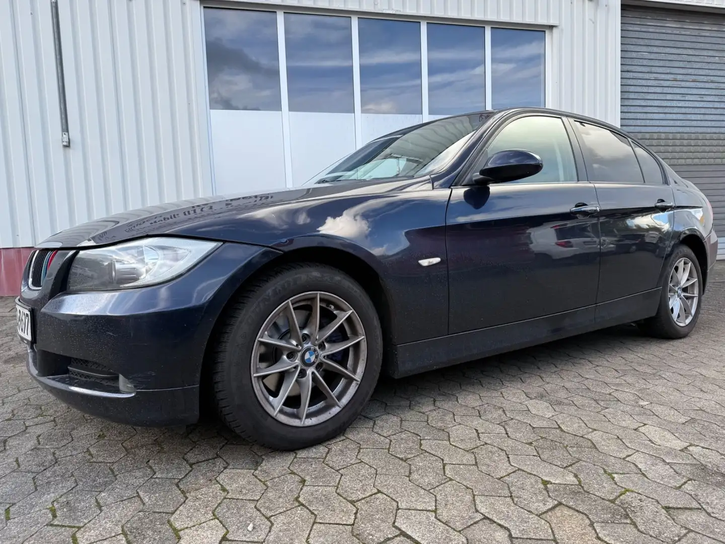 BMW 320 d Limousine 120kW 163PS/Automatik/SHZ/PDC Blau - 2