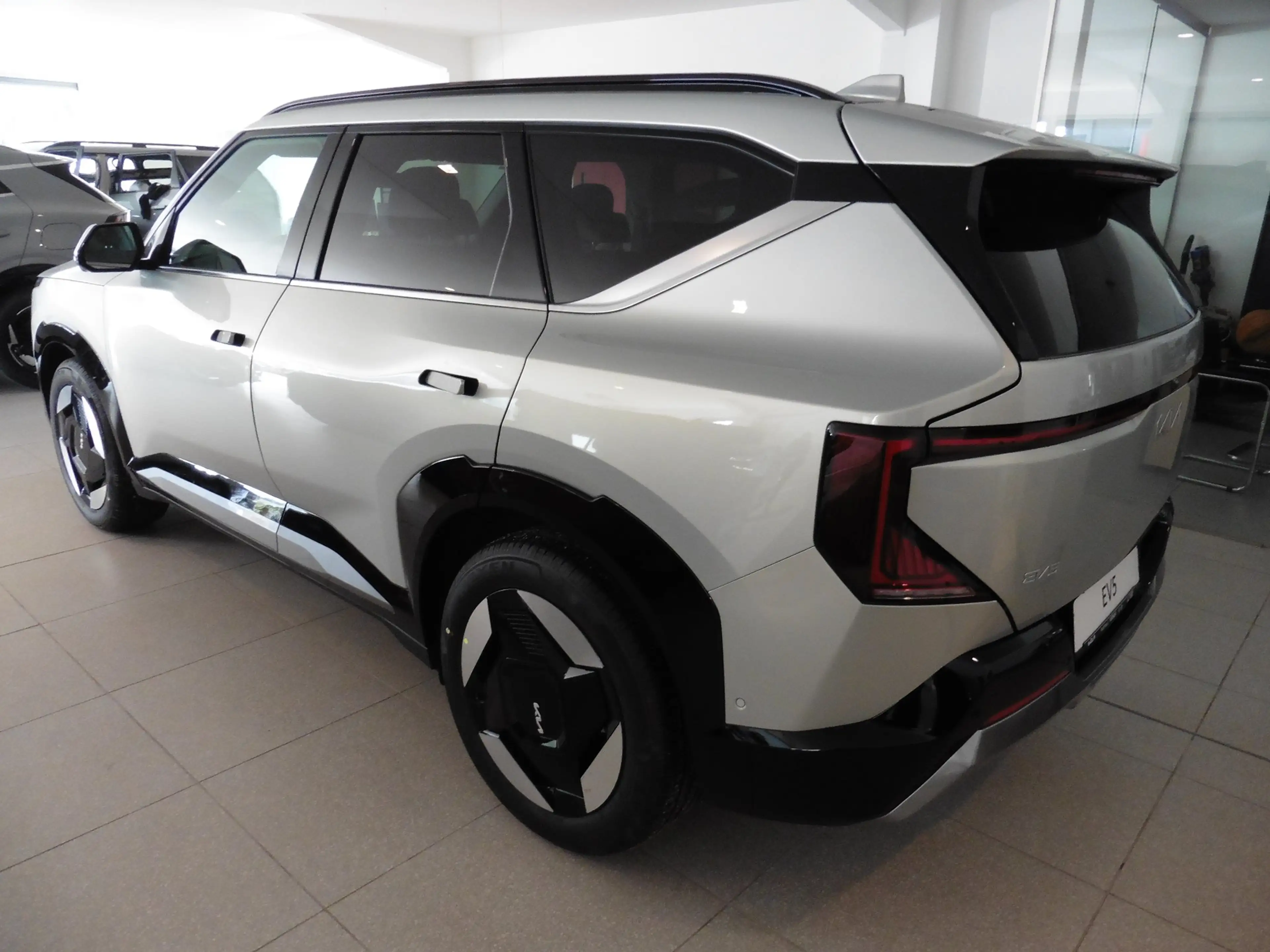 Kia EV5 160 kW Earth,P2,P4;P5 — photo 13