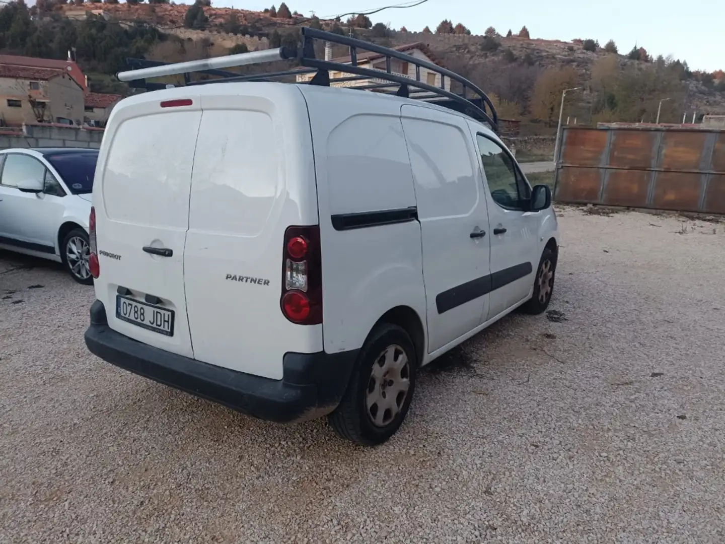 Peugeot Partner Furgón 1.6HDI Confort L1 90 Wit - 1