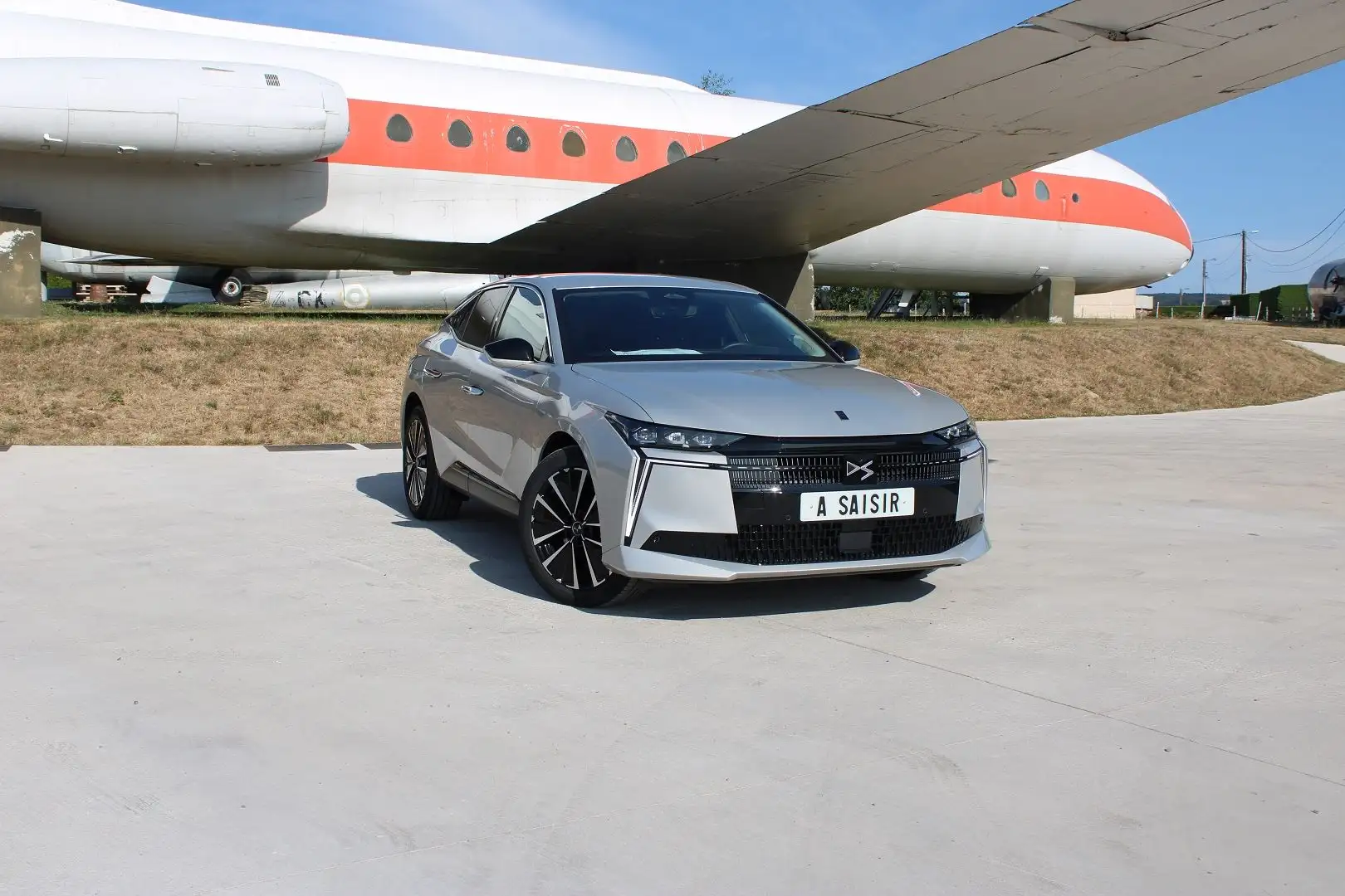 DS Automobiles N°4 E-TENSE 215 CV ETOILE \ELECTRIQUE\ GRANDE AUTONOMIE GPS 3D CAMÉRA USB BOITE AUTO - 1