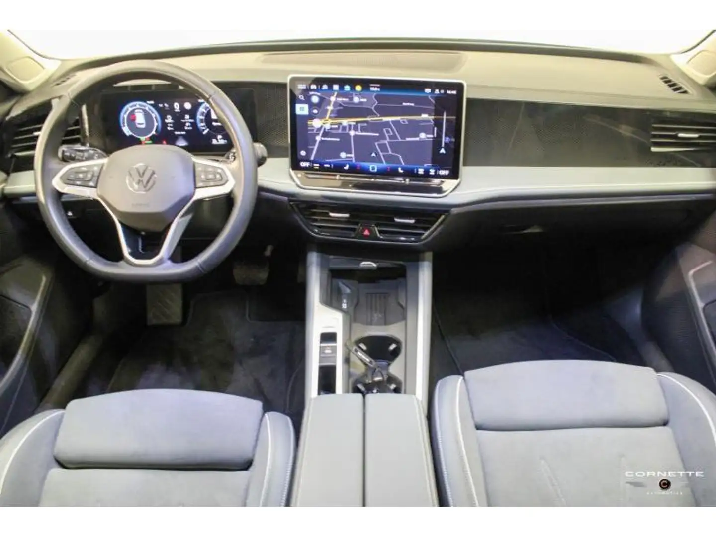 Volkswagen Passat 1.5 eTSI Business FULL OPTION Grijs - 2