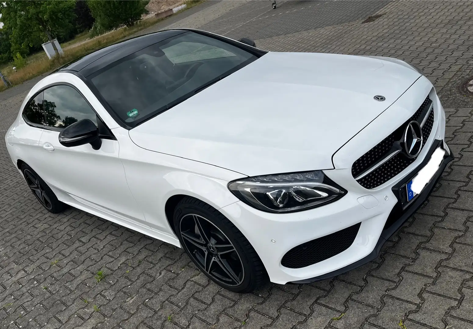 Mercedes-Benz C 300 Coupe 9G-TRONIC AMG Line - 2