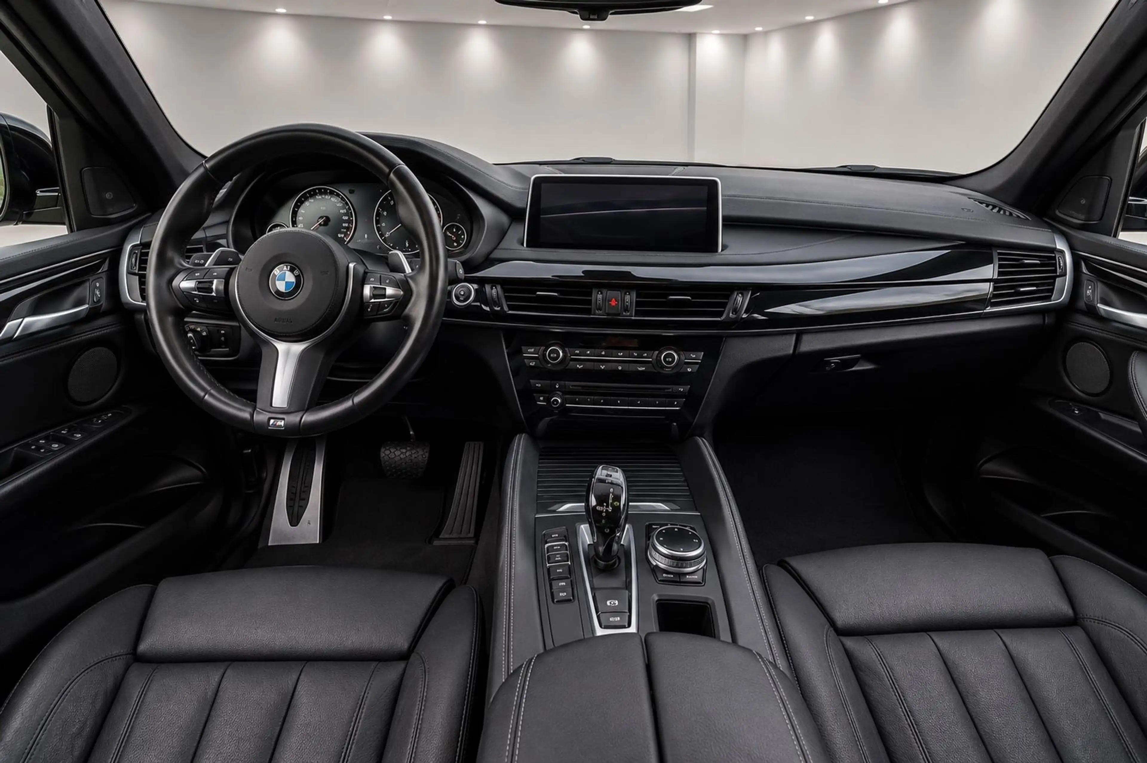 BMW X6 xDrive 40 d M-Paket — photo 14