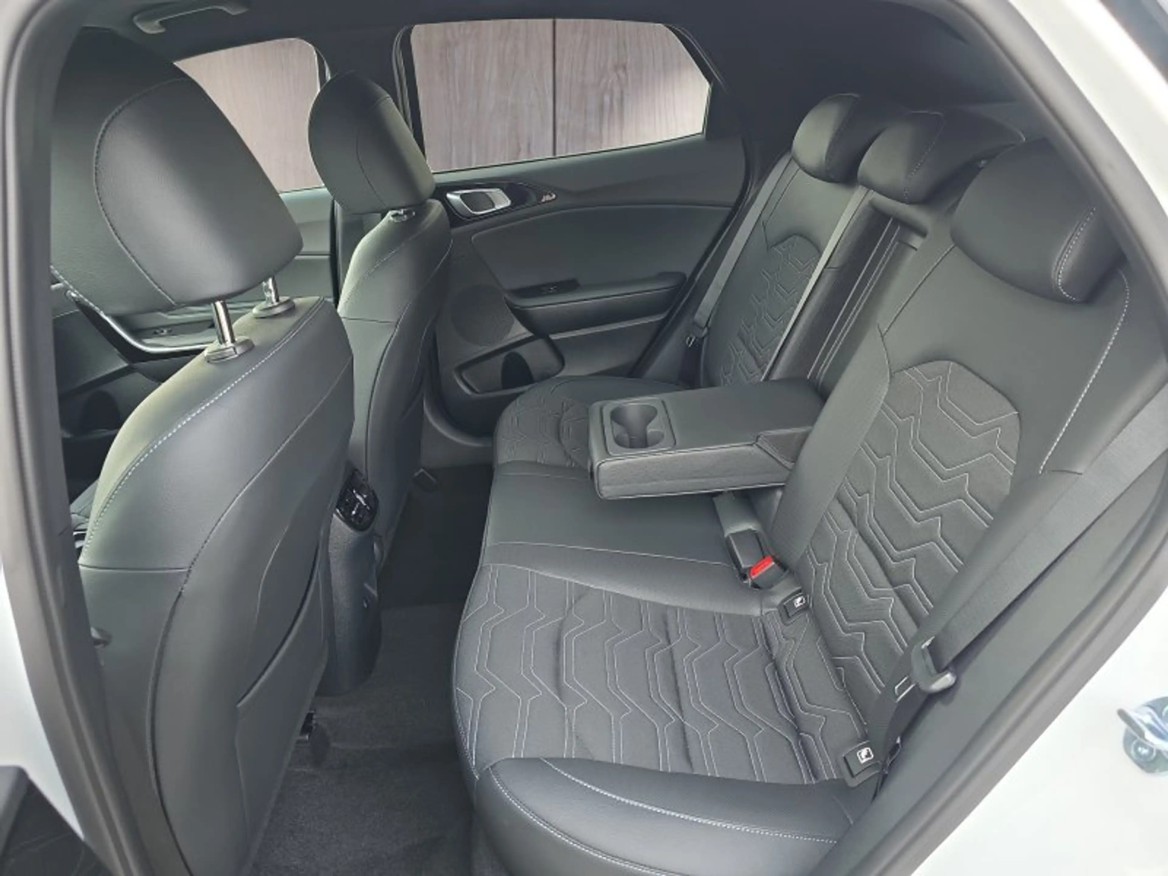 Kia XCeed 1.6 T-GDI 150PS DCT7 18*Alu/ACC/LED/Navi/Keyless — photo 13