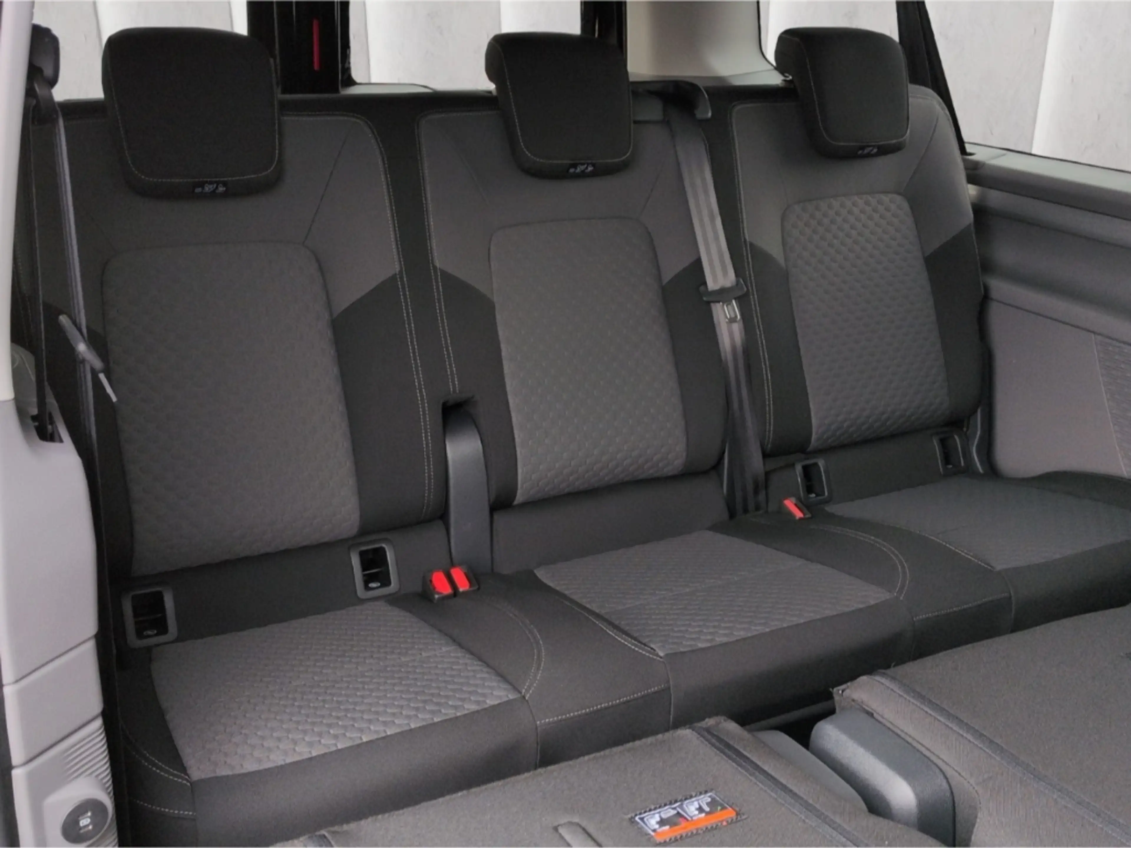 Volkswagen T7 Caravelle LR Life 9-Sitze TDI*DSG Tempo R-Kam — photo 10